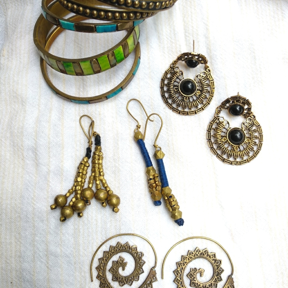 4 earrings and 5 bangles - antique finish - Picture 1 of 8